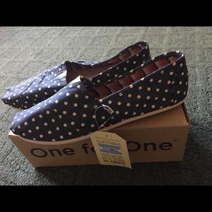 NIB Toms